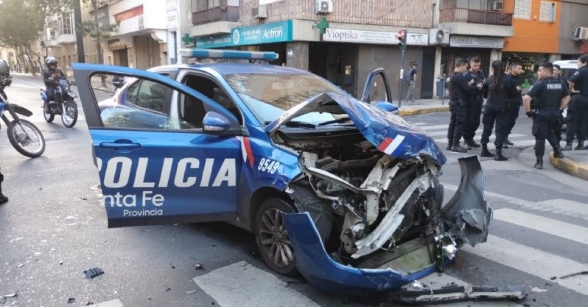 Un Patrullero Qued Destruido Tras Chocar Con Un Colectivo En Rosario