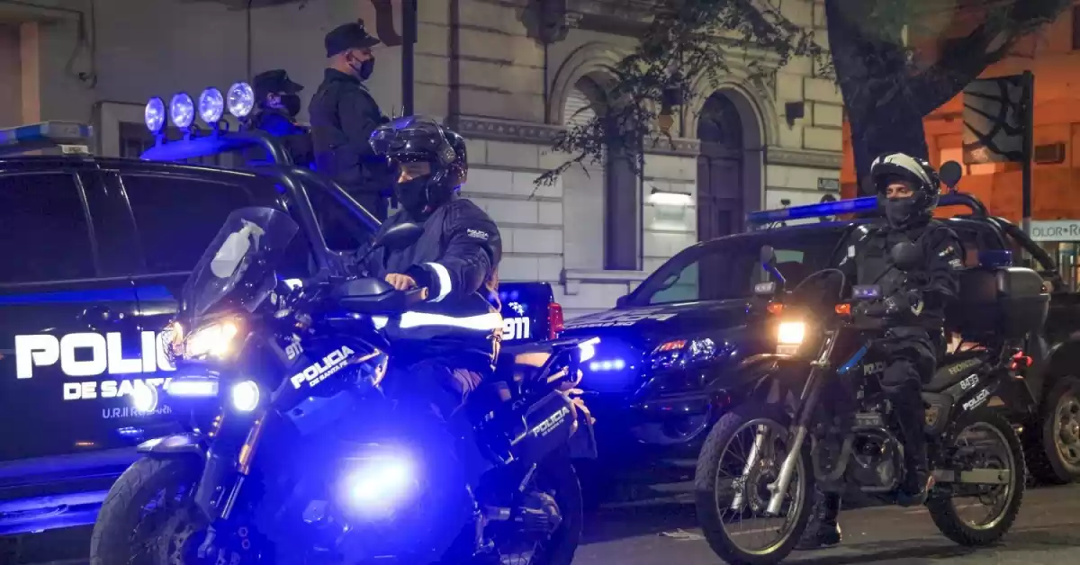 Rosario: fueron detenidos cuando transportaban diez ladrillos de cocaína en un taxi 