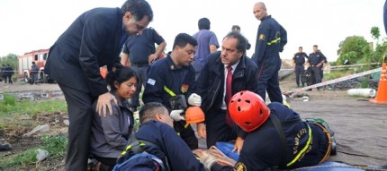 Nena de 3 años cayó en un pozo, intentan rescatarla
