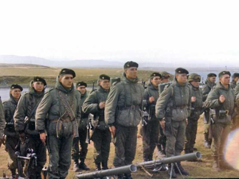 Los ingleses enviarán tropas a las Malvinas por temor a una invasión