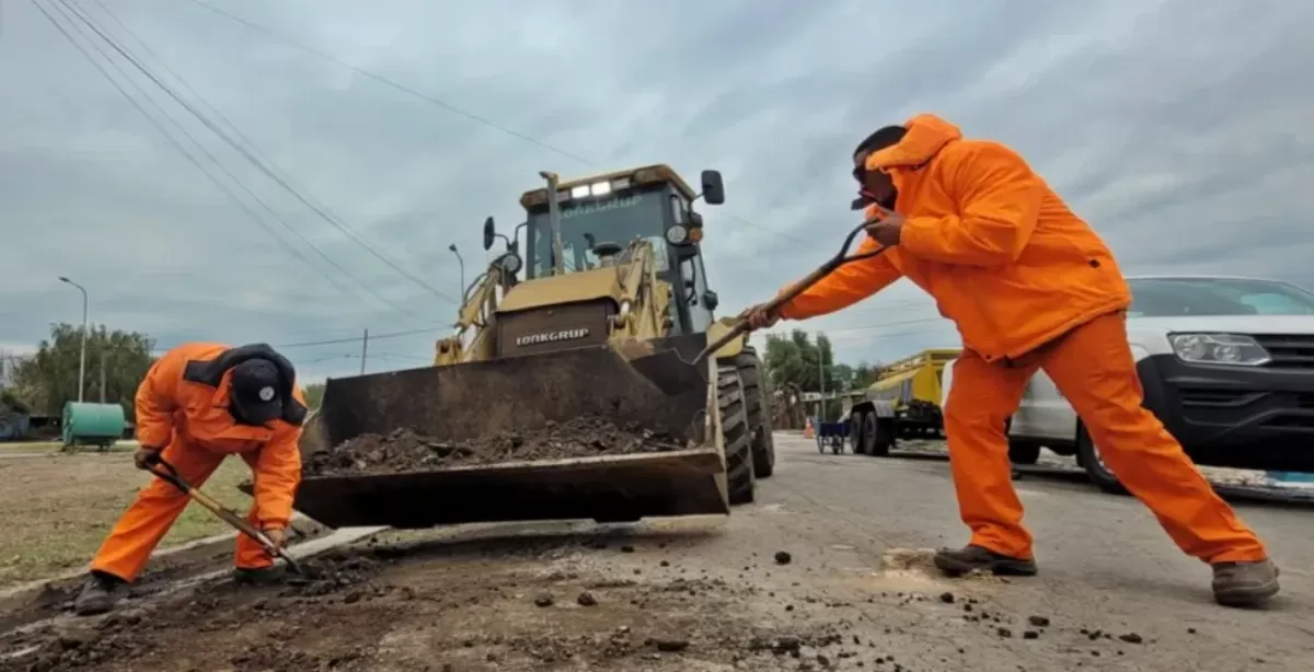 San Lorenzo: arrancaron las obras de reasfaltado de 32 cuadras en 7 barrios  de la ciudad
