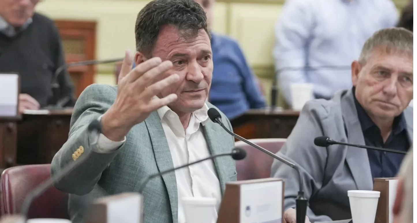 Raimundo acentuó que los municipios deben ampliar su autonomía y ser “modernos, austeros, eficientes e integrados regionalmente”