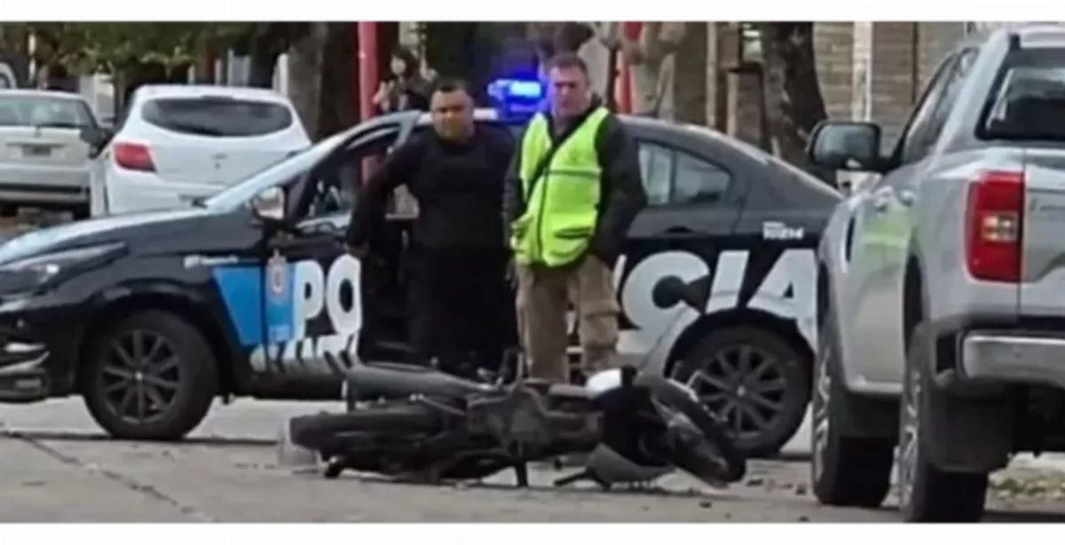 Un joven de 17 años de edad murió tras chocar con su moto a un camión estacionado
