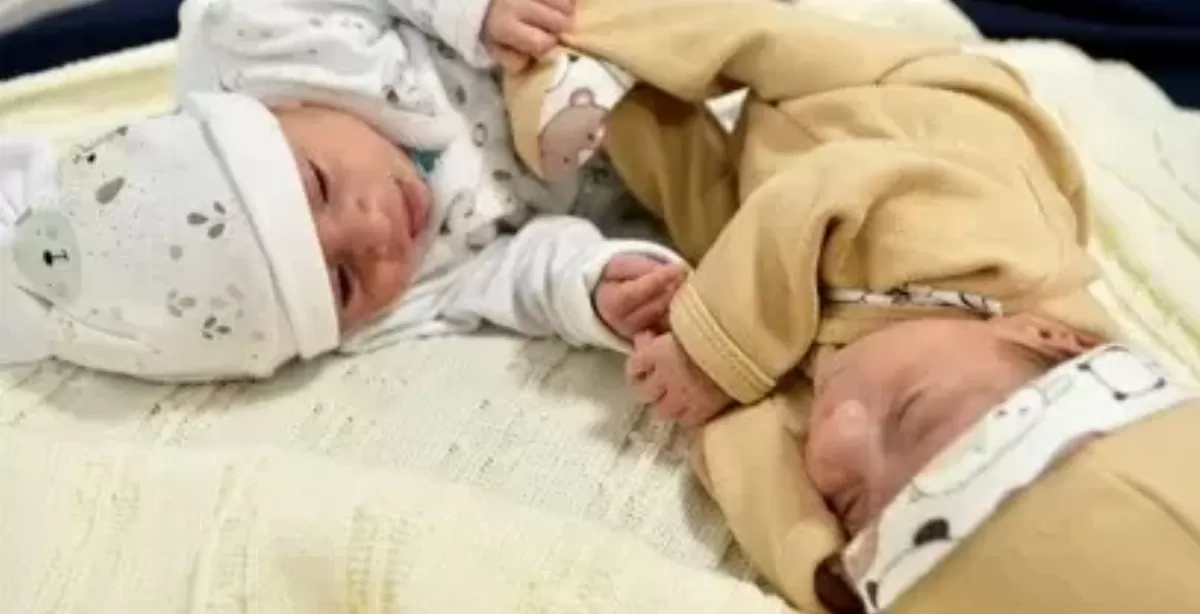El Hospital Posadas realizó una cirugía de alta complejidad en un embarazo de gemelos