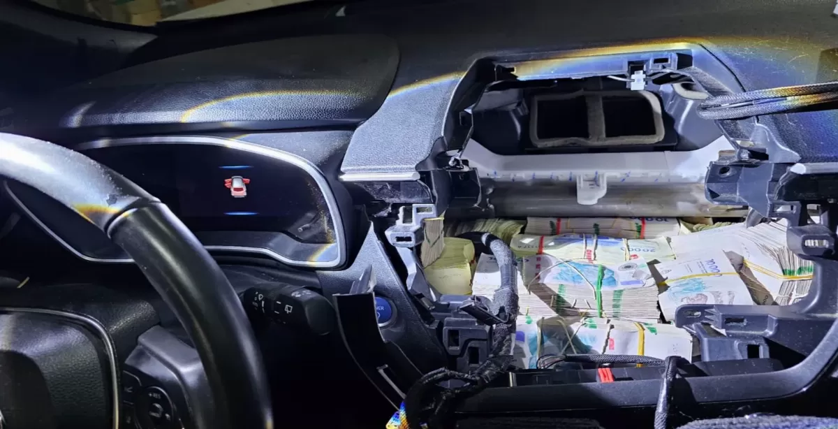 Santa Fe: Viajaba con más de 357 millones de pesos ocultos en su auto
