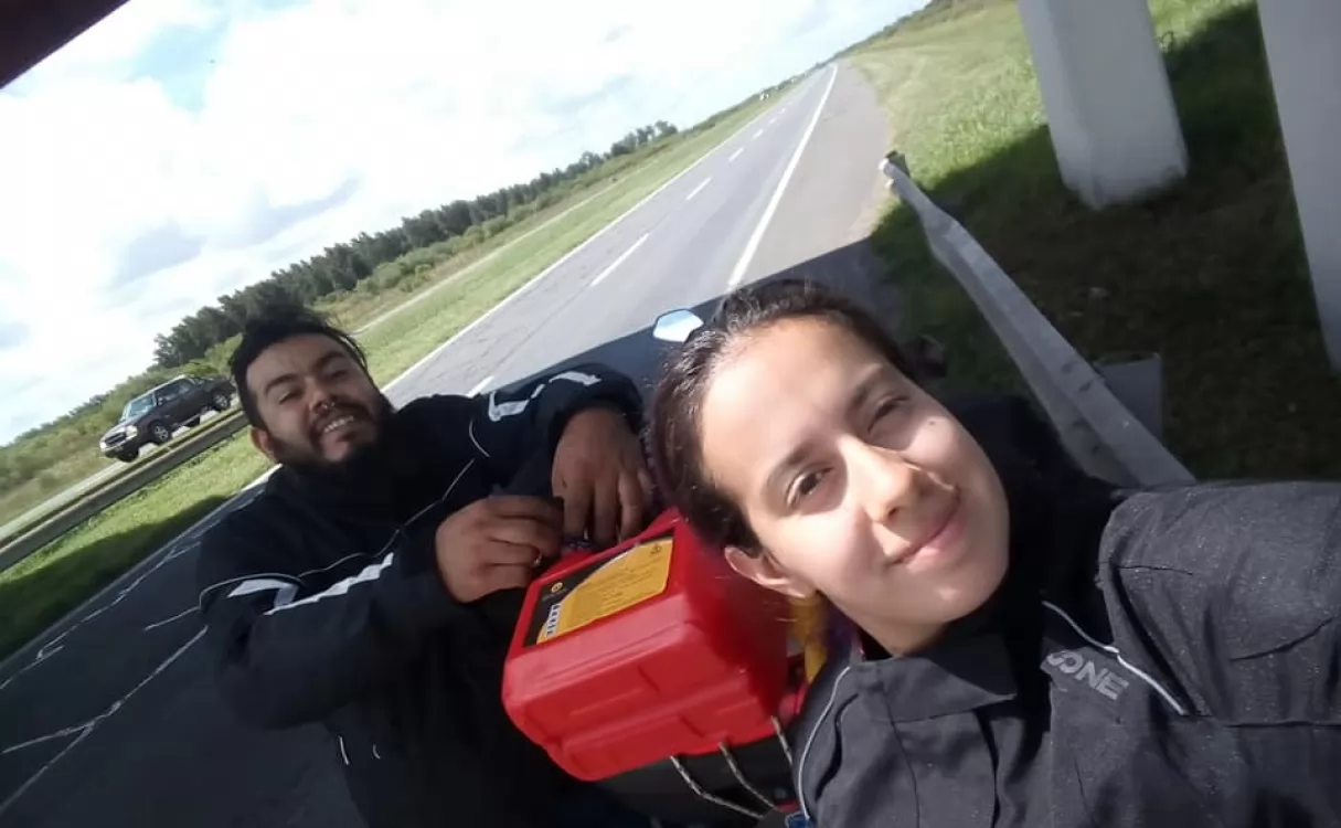 Una pareja sanlorencina dejó todo para recorrer Argentina en moto
