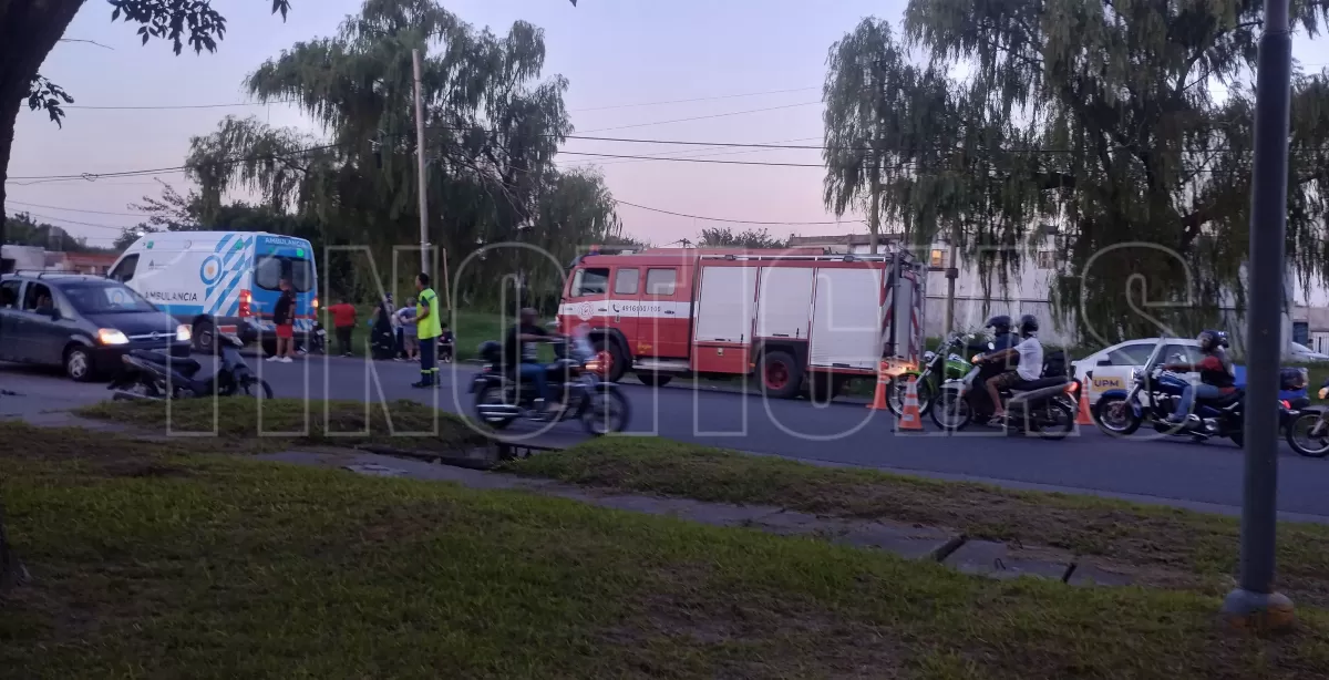 Dos personas heridas tras un choque entre una moto y un auto en Fray Luis Beltrán