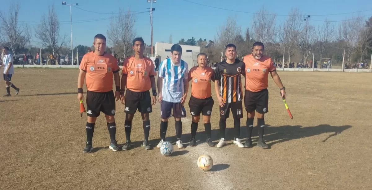 Histórico debut de Angélica López como árbitra en la Primera de la Liga Sanlorencina