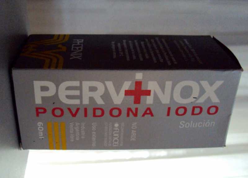Prohíben la venta de una presentación del antiséptico Pervinox tras hallar un lote falso
