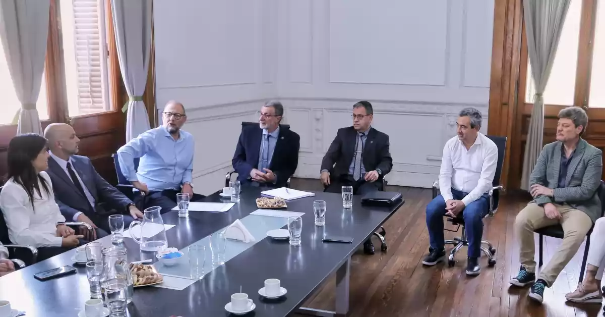 Inseguridad: el gobierno provincial se reunió con el intendente de Rosario y de ciudades vecinas