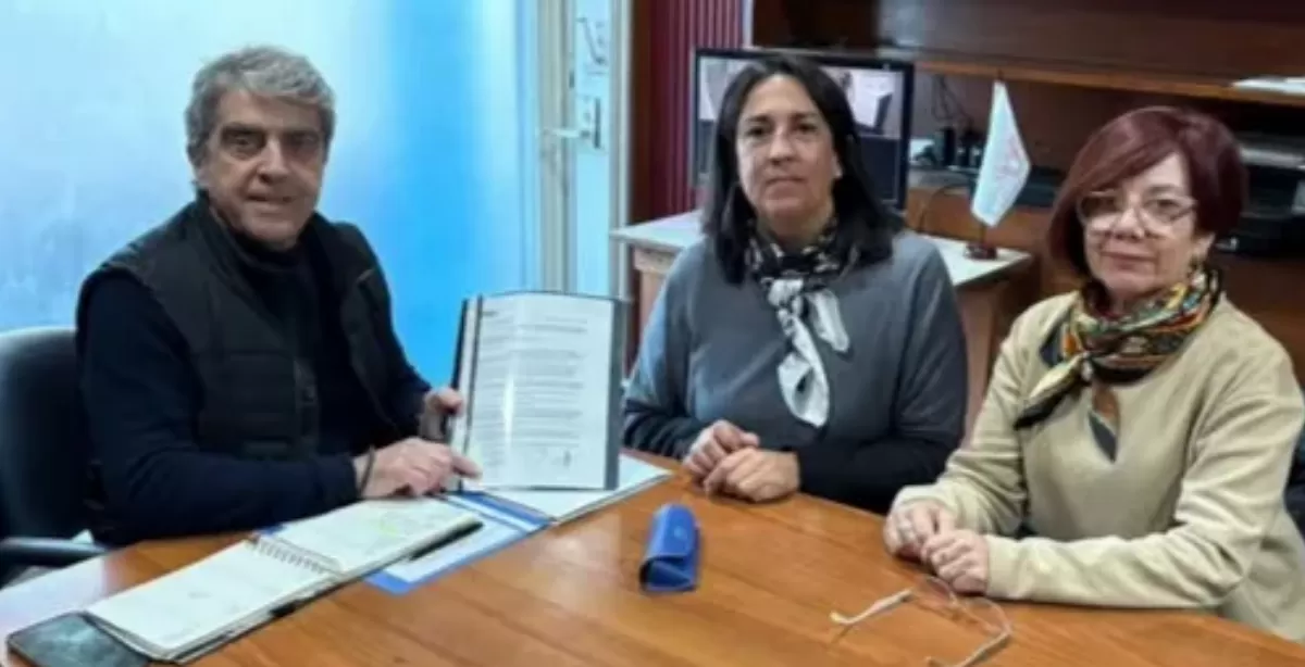 El convencional constituyente Armando Traferri recibió el proyecto de los docentes para reformar la educación