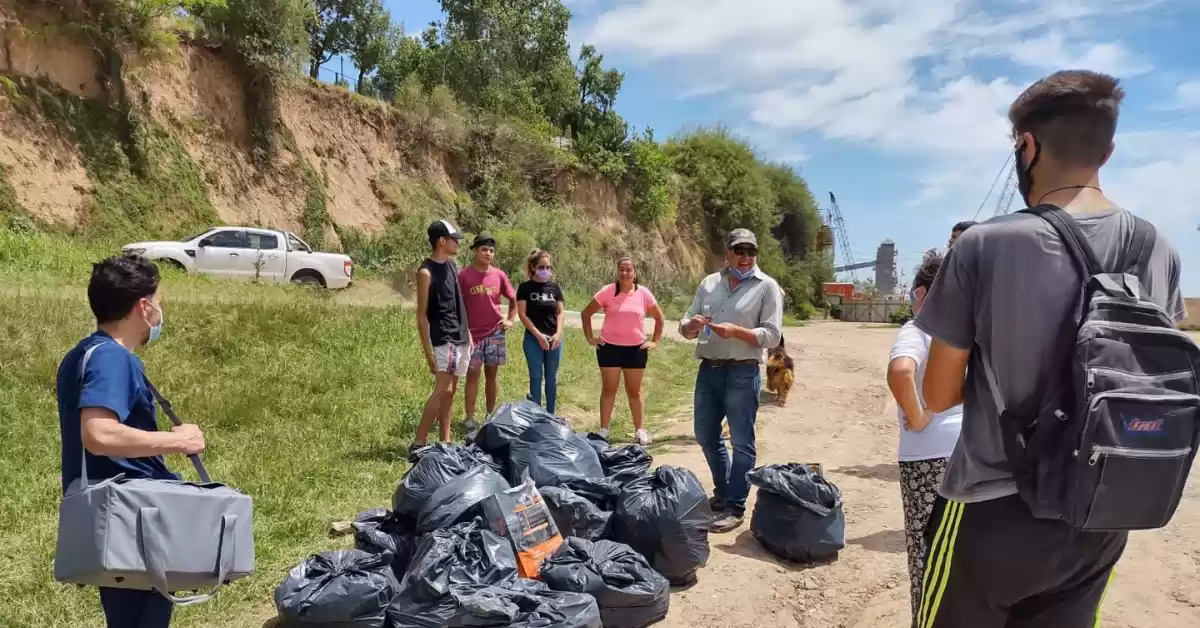 Convocan a una jornada de limpieza en la costa de Fray Luis Beltrán
