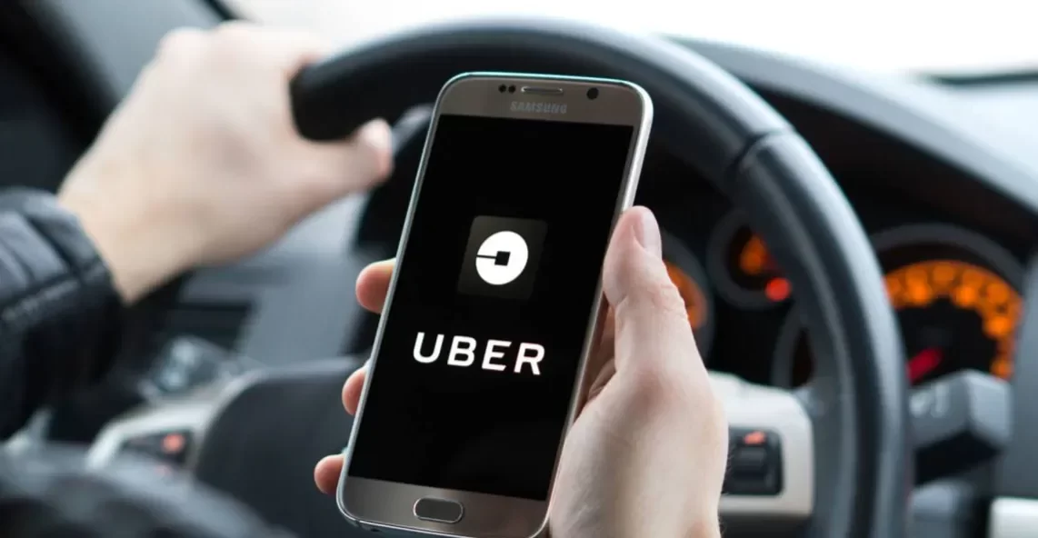 Intento de secuestro en Rosario: pidió un Uber para un viaje local y el chofer la llevó hacia Roldán