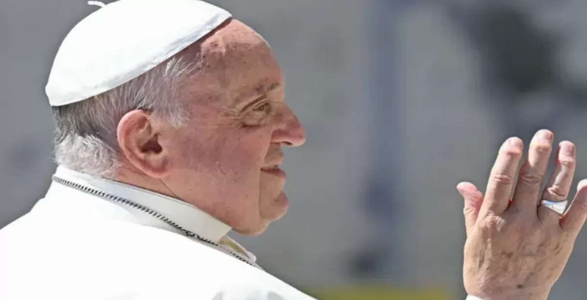 El Papa Francisco sigue estable y descansa mientras se recupera 