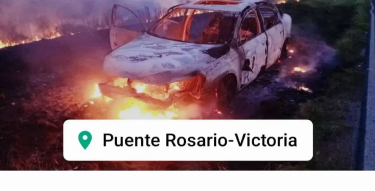 Un auto se incendió en el Puente Rosario - Victoria y el fuego se propagó a los pastizales linderos