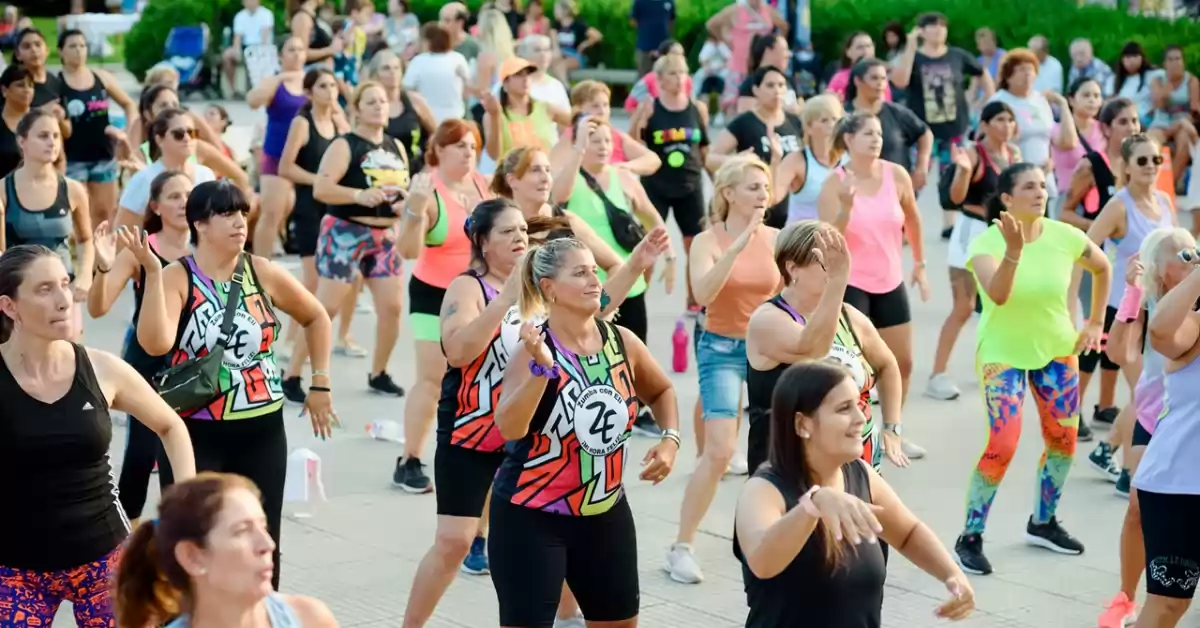 Clase de zumba Rosa por el Día Mundial de la Lucha contra el Cáncer de Mama
