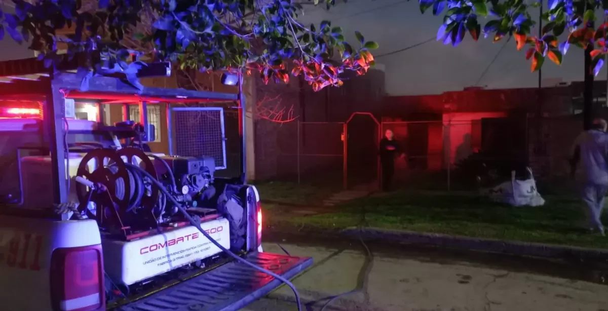 Se incendió parte de una vivienda en Barrio Bouchard de San Lorenzo 