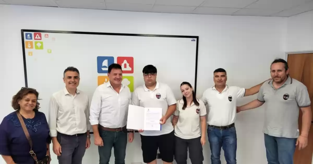 San Lorenzo: Alumnos de la escuela N° 477 obtuvieron el primer premio en una exposición tecnológica
