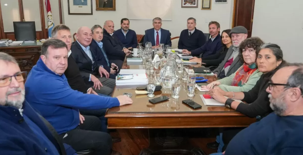 Paritaria Santa Fe: la Provincia ofreció un aumento del 7 por ciento para el segundo semestre a trabajadores estatales