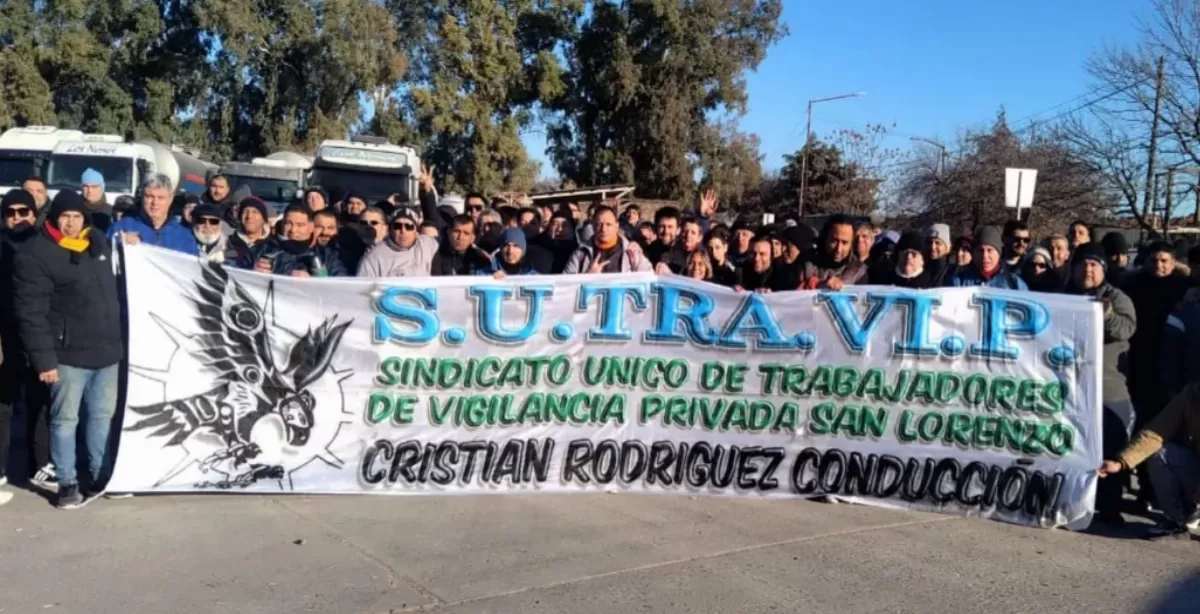 Celulosa: sin sueldos ni aguinaldo para 50 vigiladores y tensión en aumento