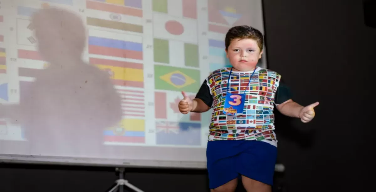 Fabrizio Loguzzo, el beltranense de 5 años que conoce las banderas de todo el mundo 