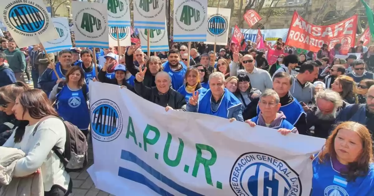 Trabajadores No Docentes de la UNR paran este lunes reclamando aumento salarial 