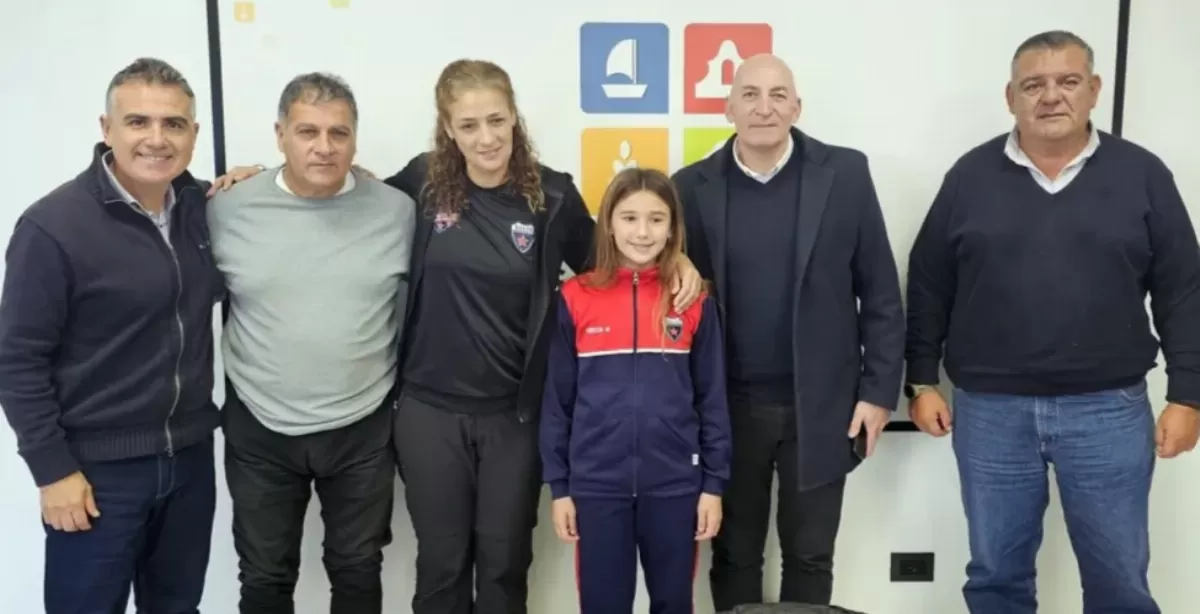 San Lorenzo: la nadadora Emilia Bäer fue declarada Deportista Destacada de la ciudad