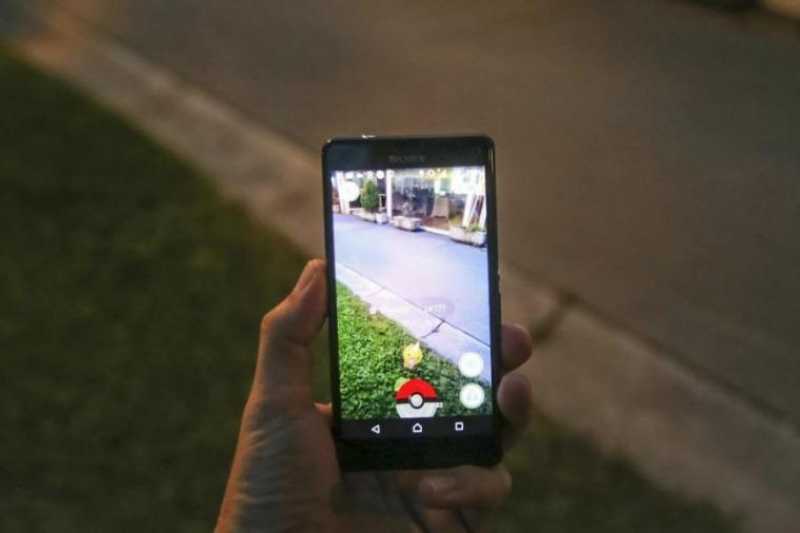 Accidentes, prohibiciones y rumores se suman al auge global de Pokémon Go