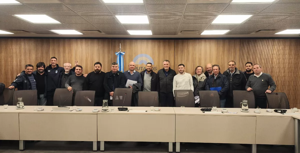 Fuerte reclamo de gremios marítimos al Congreso: “¿Qué carajos van a hacer con la Marina Mercante?”