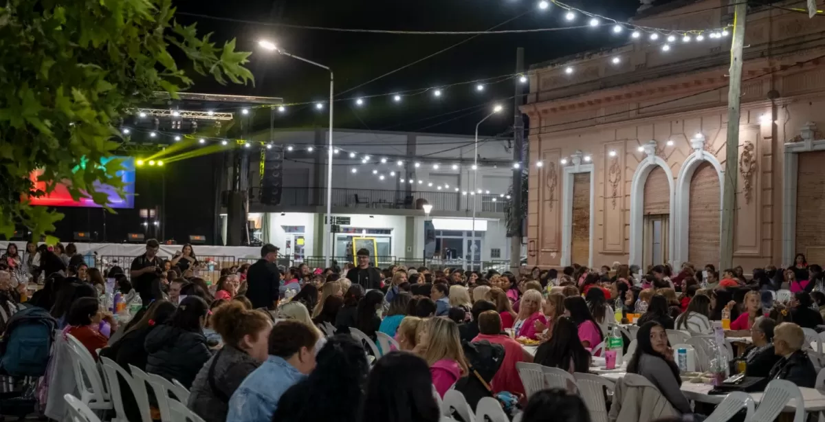 8M: Timbúes homenajeo a cientos de mujeres del pueblo 