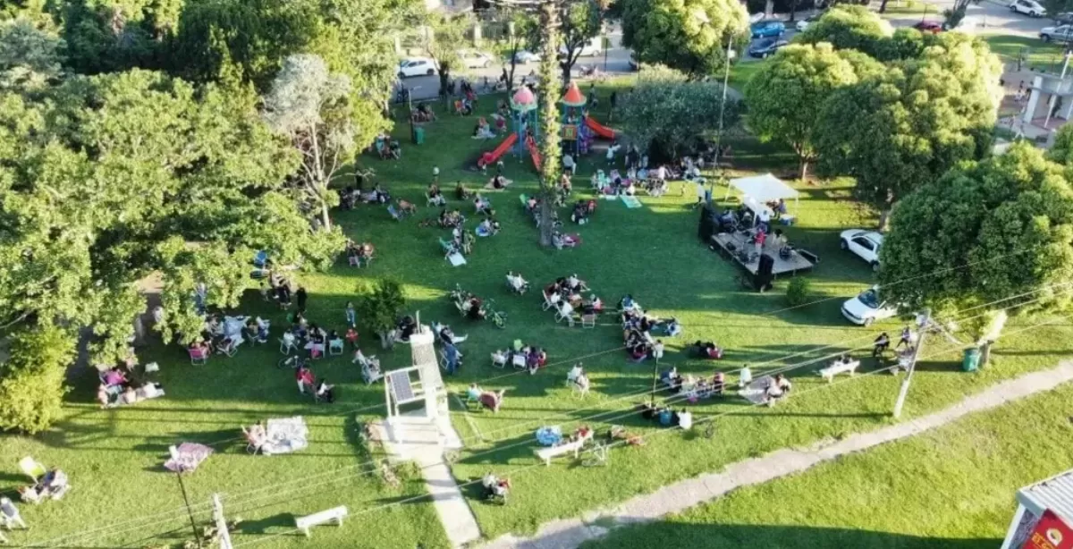 Ricardone: Nuevas veredas y juegos en la plaza San Martín