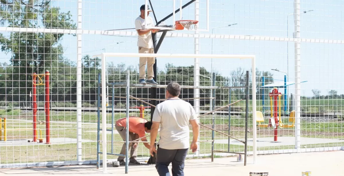 Comenzó la renovación integral del playón deportivo del barrio La Paloma en Timbúes