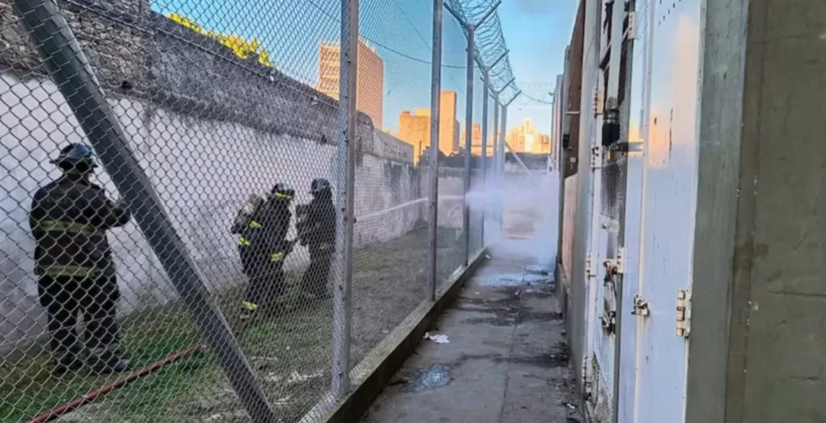 Internas de la comisaría 5ta de Rosario realizaron un motín 