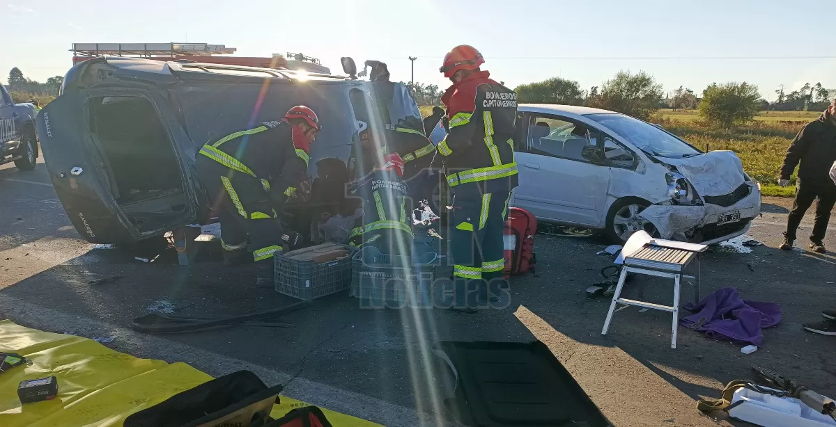   Grave accidente entre dos autos en la Autopista Rosario–Santa Fe, a la altura de Capitán Bermúdez
