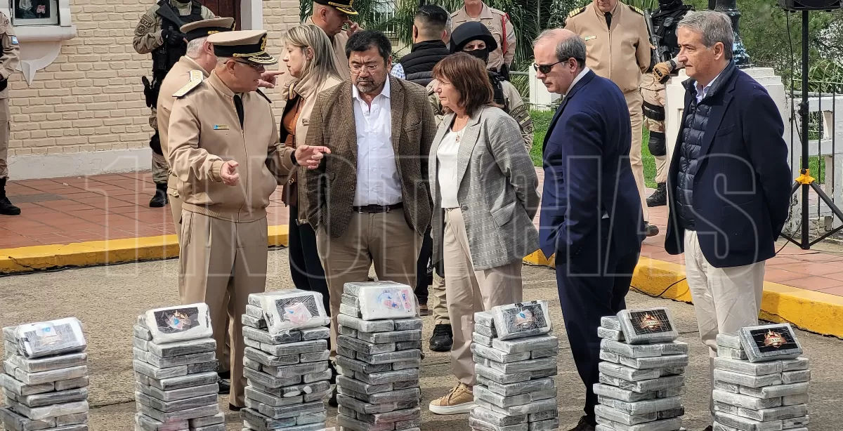 Con un solo detenido y la investigación estancada, Bullrich quemará la droga incautada en un barco en San Lorenzo