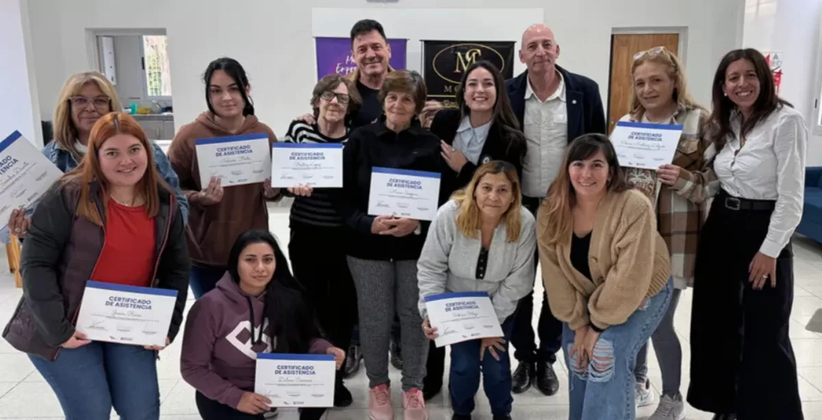 San Lorenzo: finalizó un curso de Porcelana Fría dictado por la Municipalidad