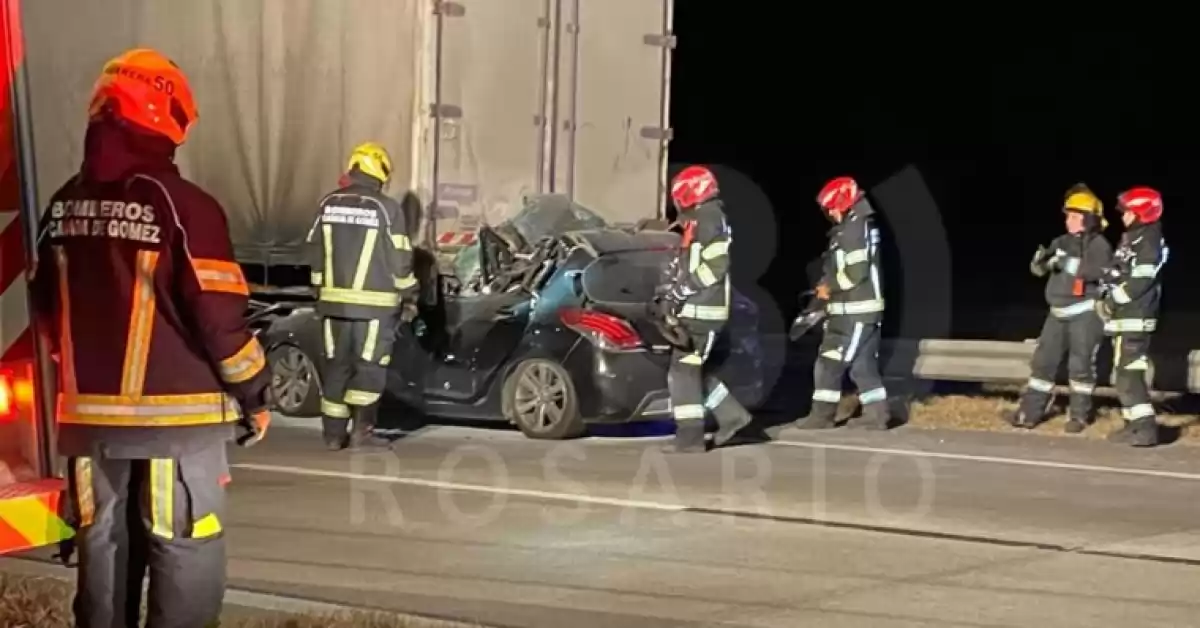 Dos muertos tras un accidente en Autopista Rosario Córdoba