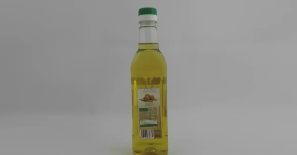 Alerta alimentaria: prohíben la comercialización de una marca de aceite de oliva