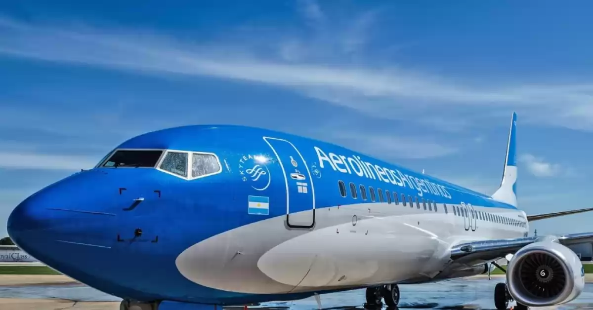 Dejarán de sumar millas los pasajes de funcionarios públicos en Aerolineas Argentinas