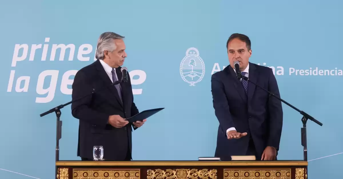 El presidente tomó juramento al nuevo ministro de Desarrollo Territorial y Hábitat, Santiago Maggiotti