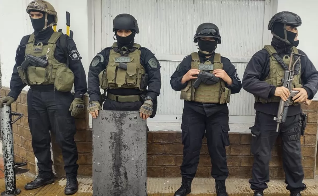 Secuestraron armas en allanamientos en San Lorenzo y PGSM