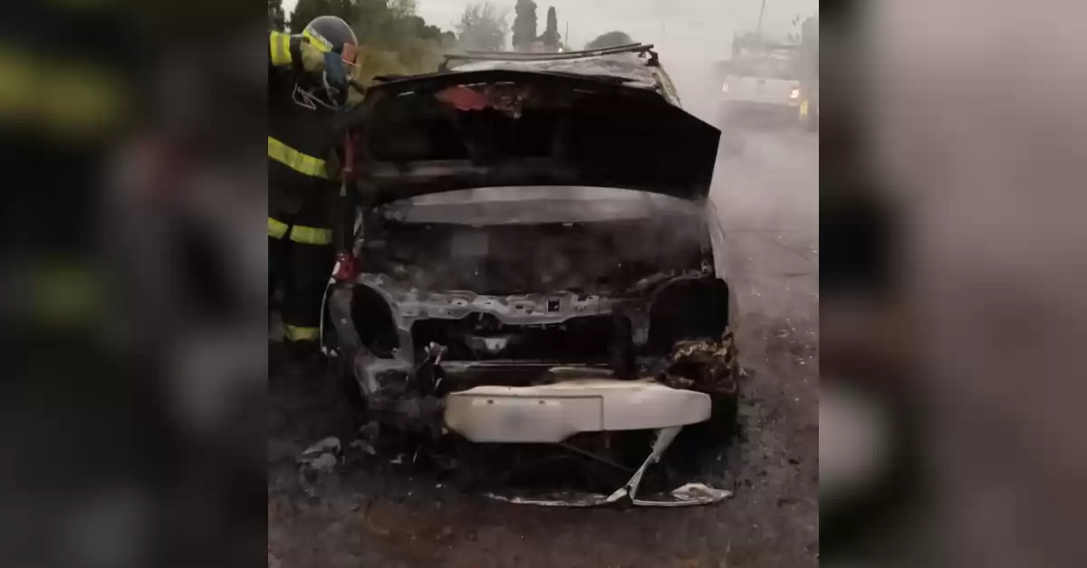 Se incendió un auto en la zona rural de San Lorenzo