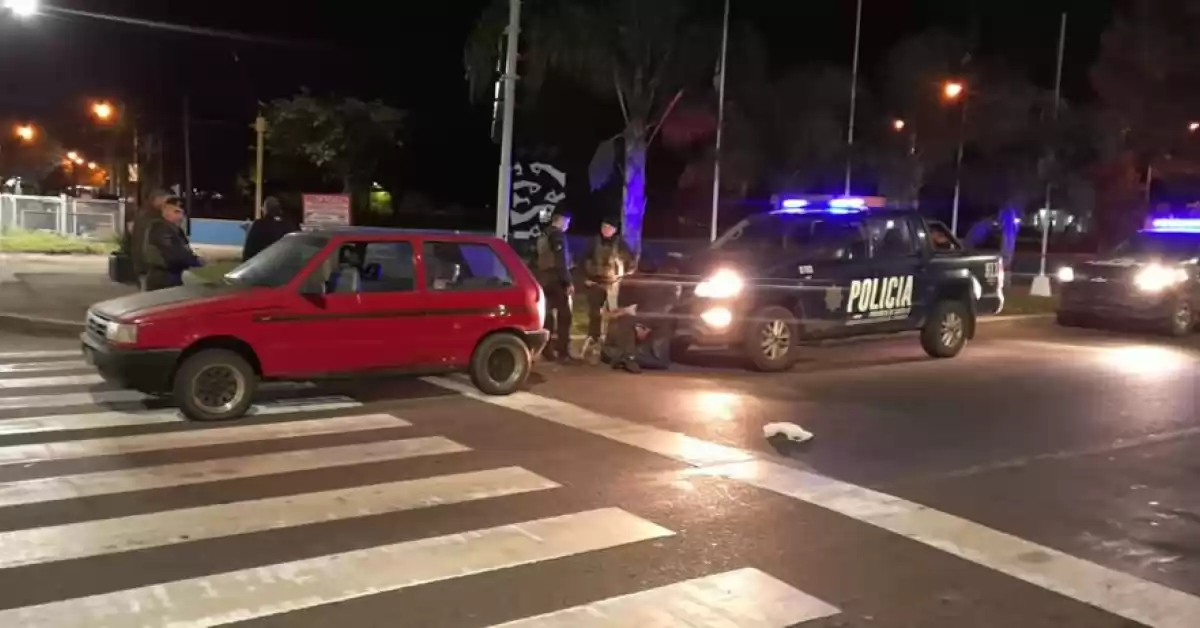 Robaron un auto en Capitán Bermúdez y fueron detenidos en Baigorria tras una persecución 