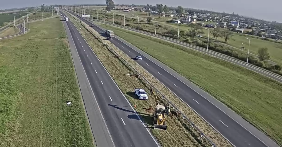 Autopista: Colocan iluminación y barandas desde San Lorenzo hasta Aldao