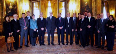 El gobernador se reunió con embajadores de 15 países en Buenos Aires