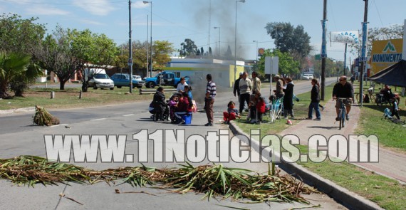 Protesta por reclamo de viviendas en Baigorria