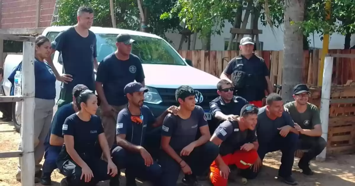 Los Bomberos de San Miguel en Corrientes recibieron la camioneta de Santi Maratea