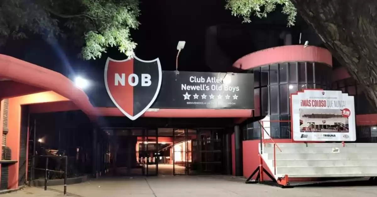 A dos días del banderazo, balearon el frente del estadio de Newells