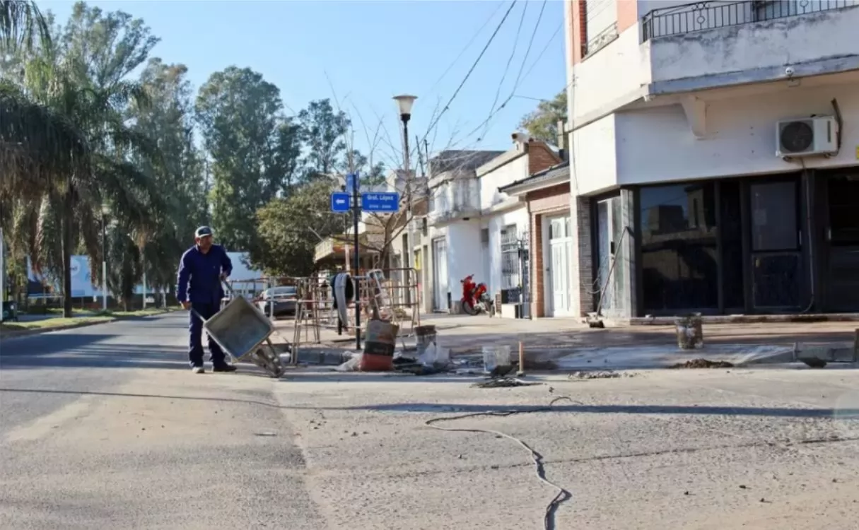 Ya avanza por bulevar Oroño la construcción del Centro Comercial a Cielo Abierto