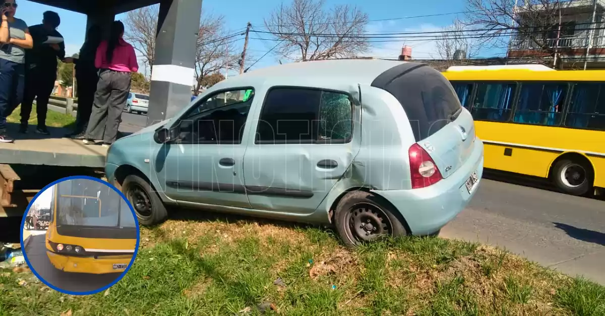 Beltrán: un auto chocó con un Expreso y se incrustó en una parada de colectivos   